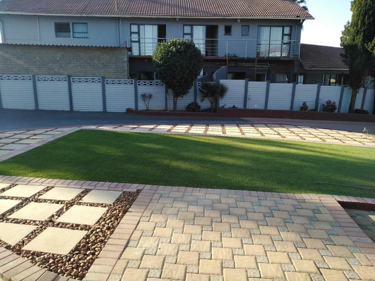 On Hill Lodge بلومفونتين المظهر الخارجي الصورة
